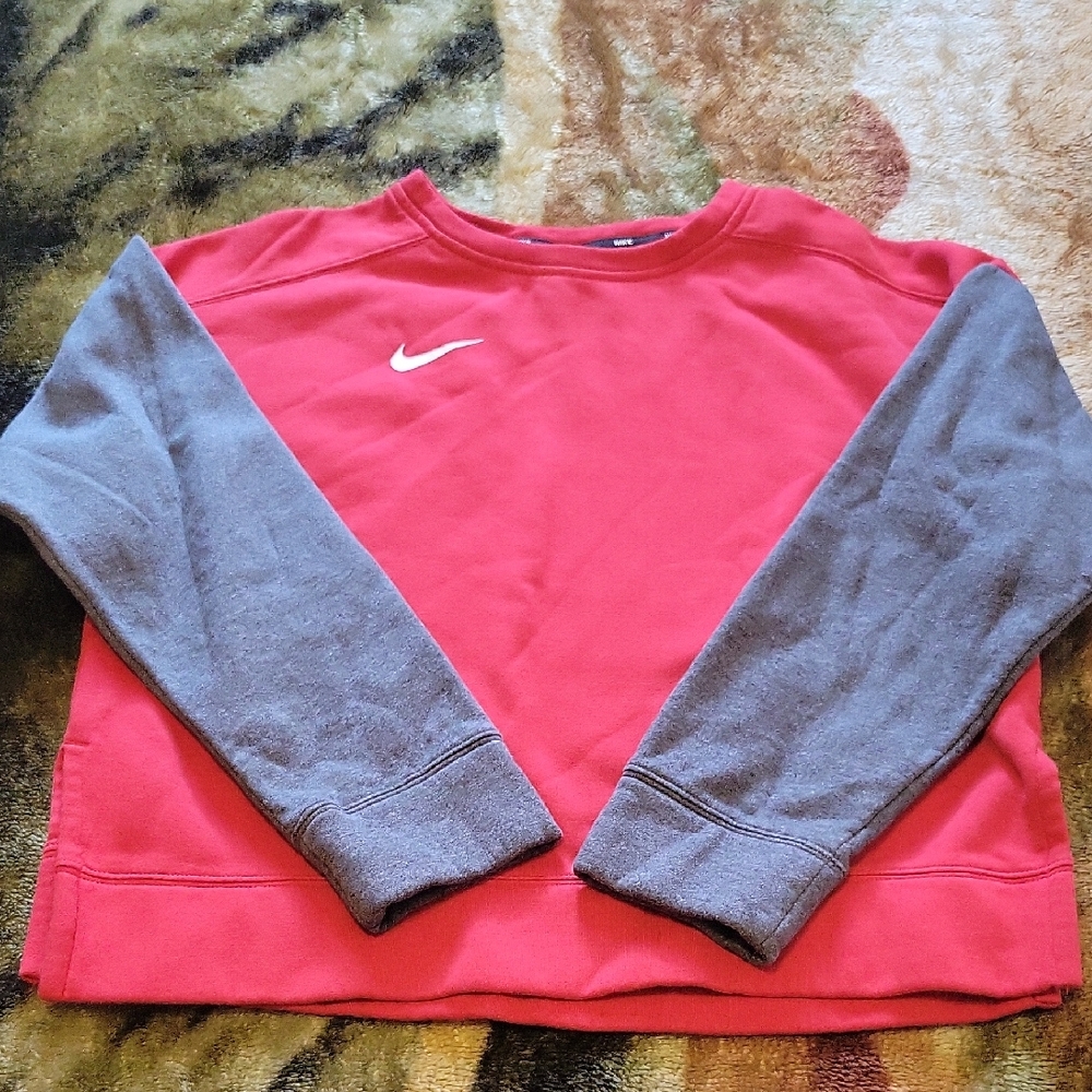 red nike sweatshirt